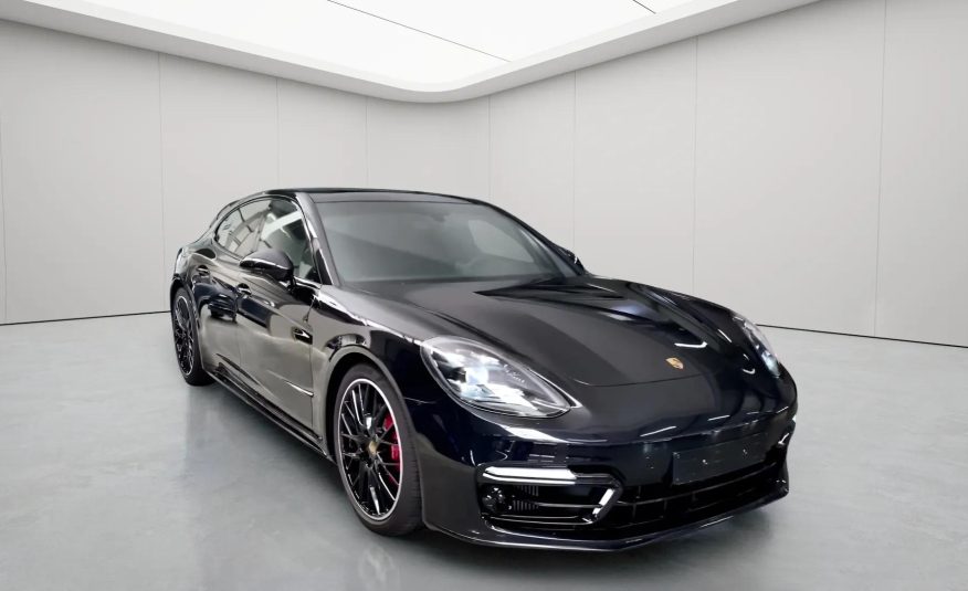 2020 Porsche Panamera GTS Sport Turismo