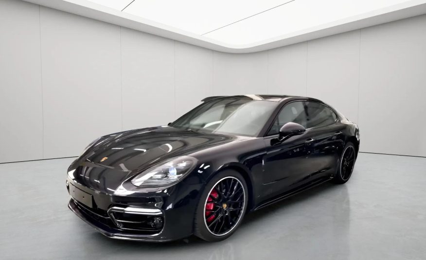 2020 Porsche Panamera GTS Sport Turismo