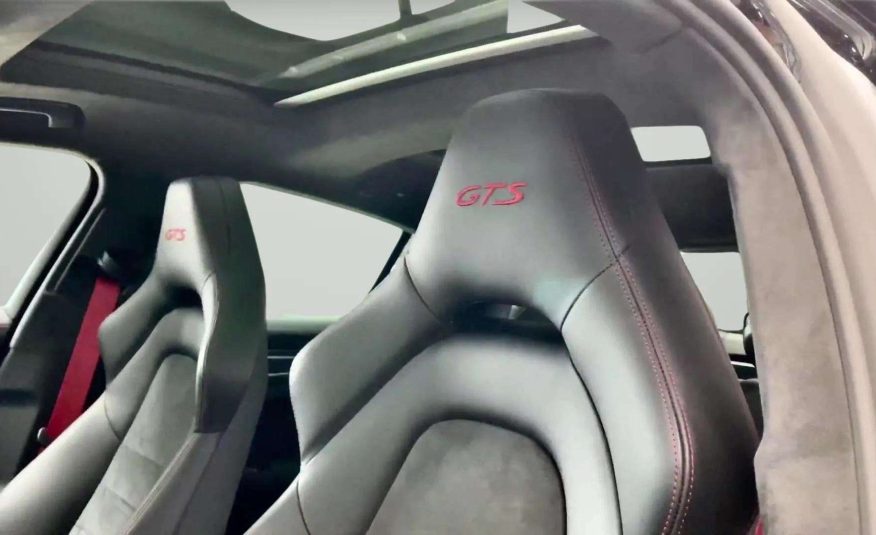 2020 Porsche Panamera GTS Sport Turismo